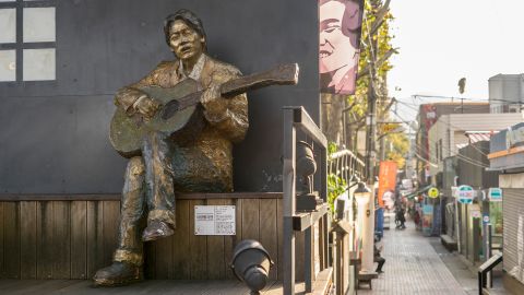 Tourists can visit a street dedicated to Kim Kwang-seok in the city of Daegu.