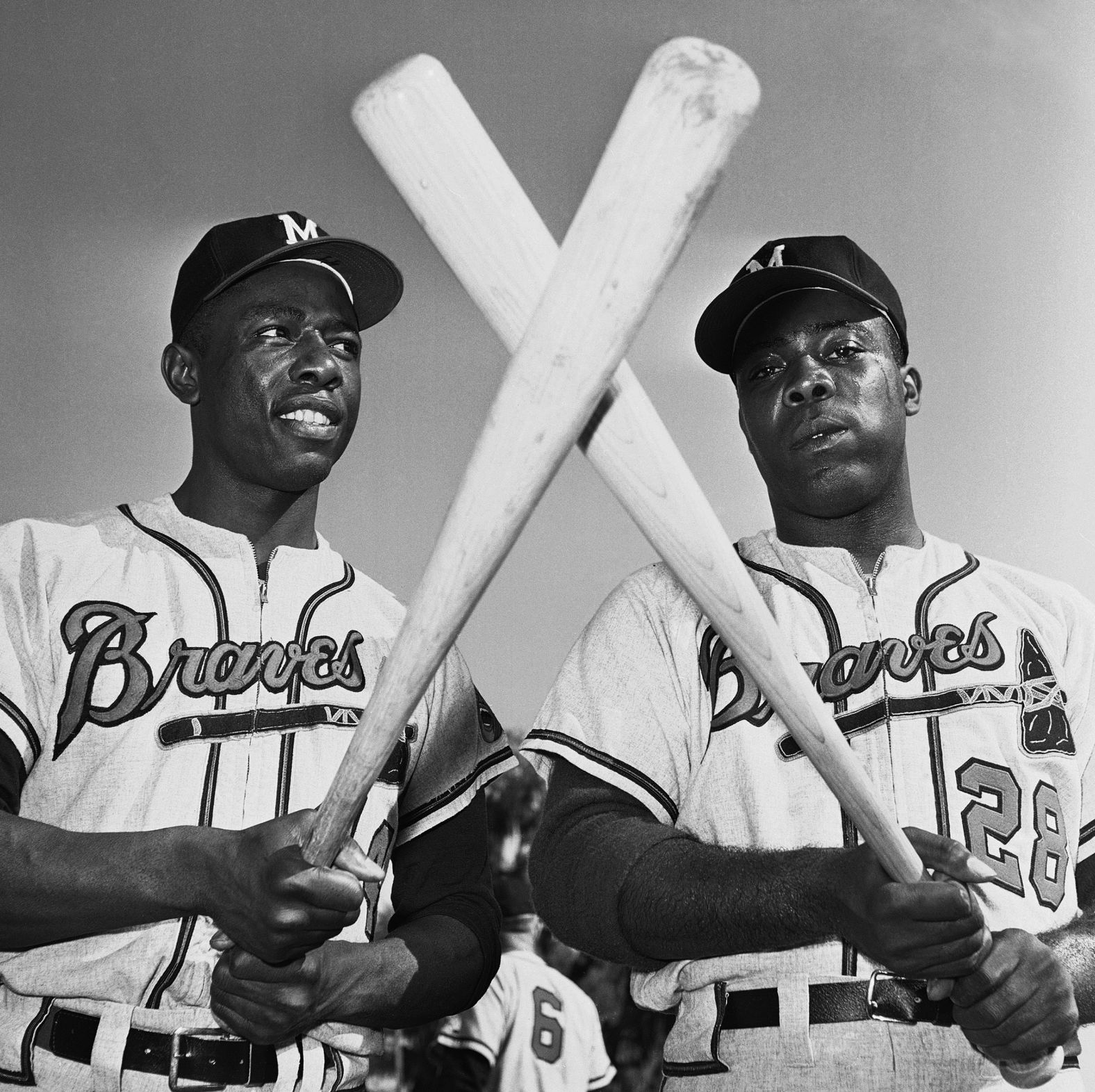 Aaron, left, is joined by his brother, Tommie, as the Braves began spring training in 1962.