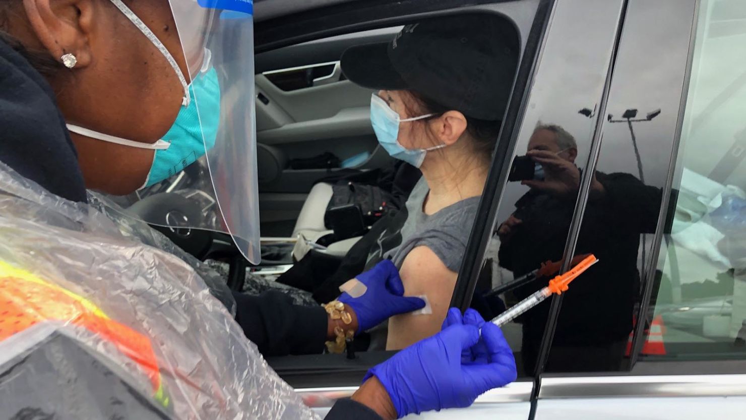 Cars lined up at a super vaccination site in Los Angeles County over the weekend.