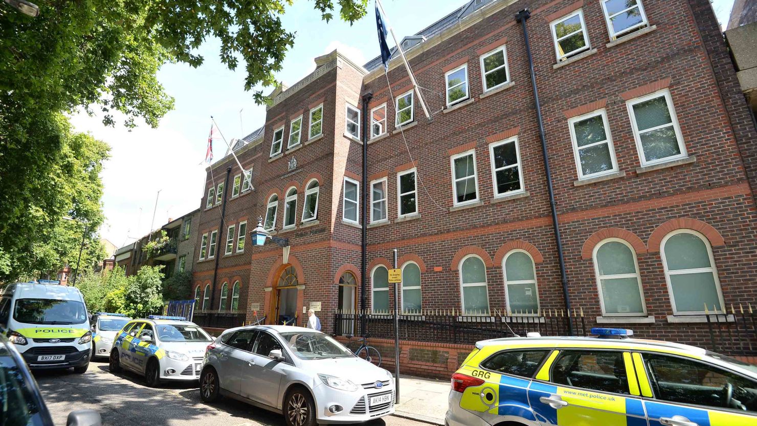 31 officers had their hair cut at Bethnal Green police station, in east London.