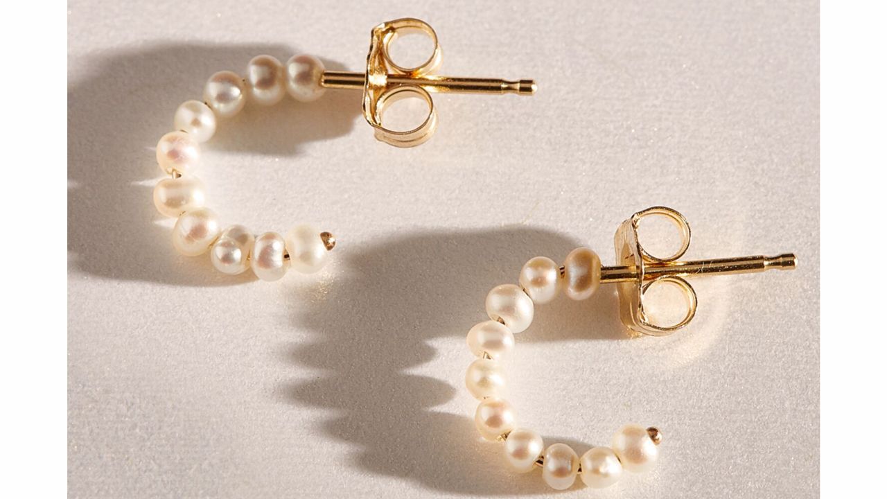Catbird Baby Pearl Hoop