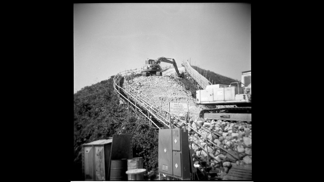 <strong>Tate's Ridge: </strong>Tate's Ridge is part of the well-maintained MacLehose trail. It's 583 meters tall.