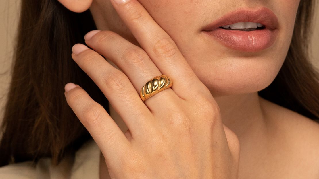 Croissant D?me Ring