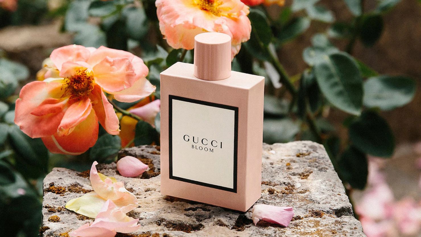 27 najlepszych perfum dla kobiet 2023: Zapachy na idealny prezent | CNN podkreślone
