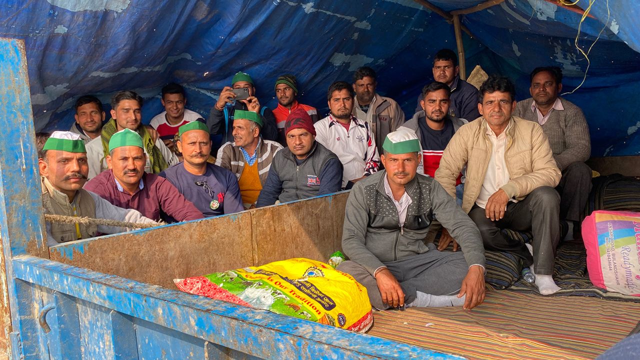 Thousands of farmers are sleeping at the campsite.
