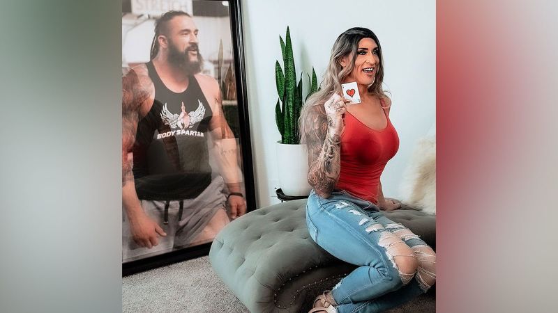 Former WWE superstar Gabbi Tuft comes out as transgender pic pic