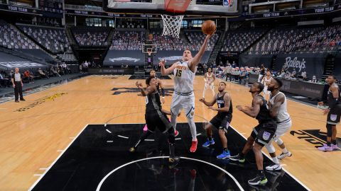 Jokic shoots during the game against the Sacramento Kings.