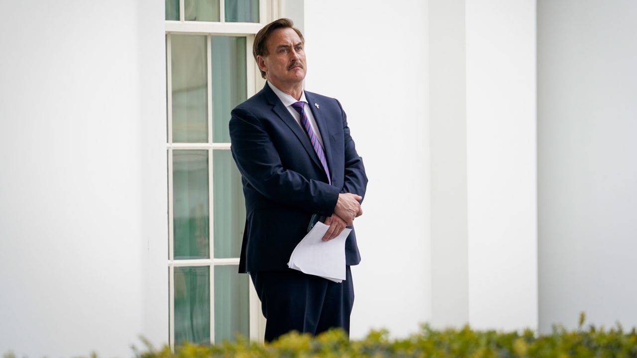 WASHINGTON, DC - JANUARY 15: MyPillow CEO Mike Lindell waits outside the West Wing of the White House before entering on January 15, 2021 in Washington, DC. (Photo by Drew Angerer/Getty Images)