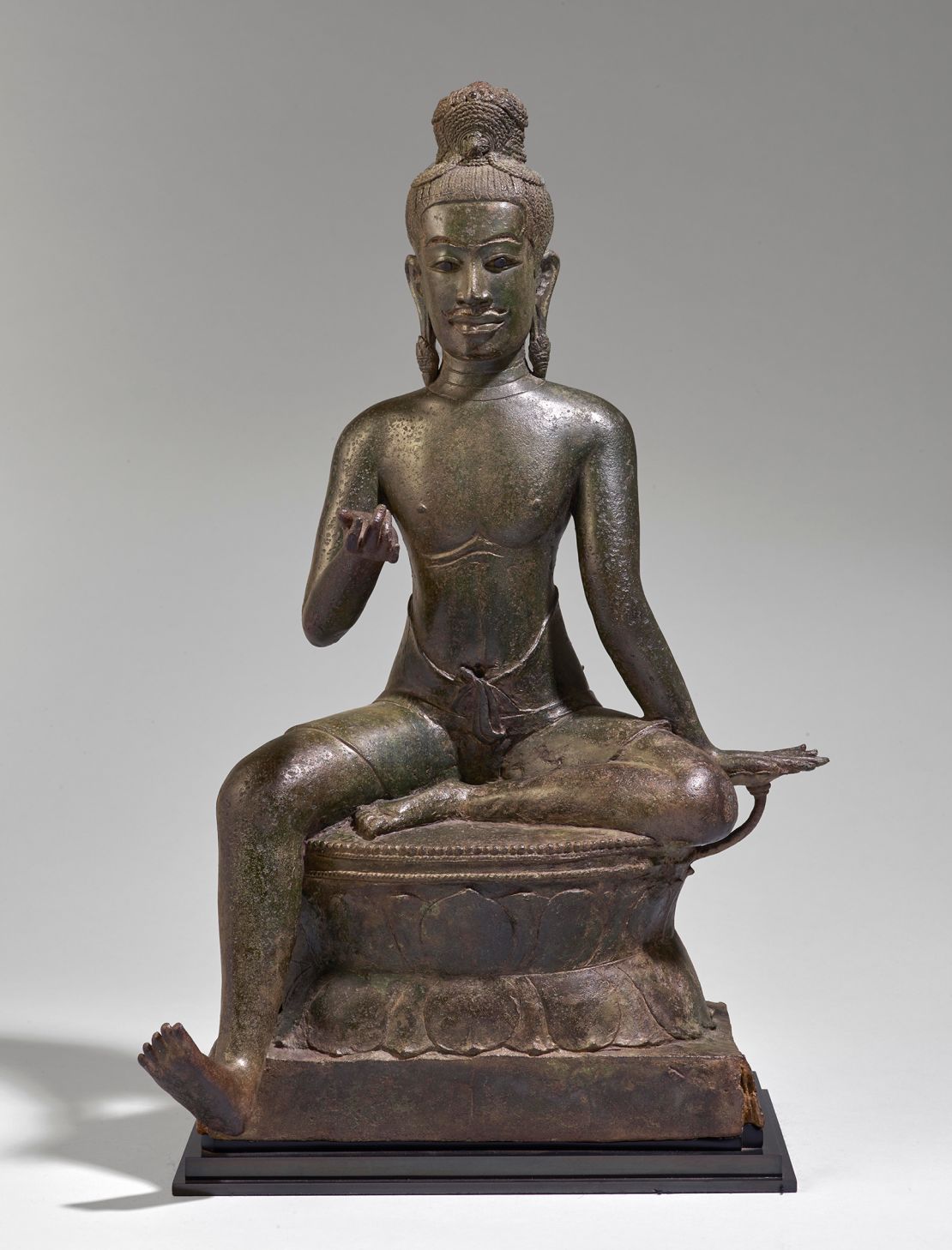 A bronze statue of a male deity dating back to the late 11th century.