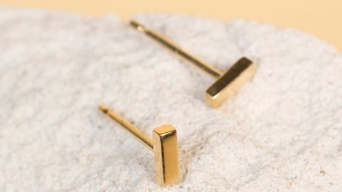 AUrate Mini Gold Bar Earring