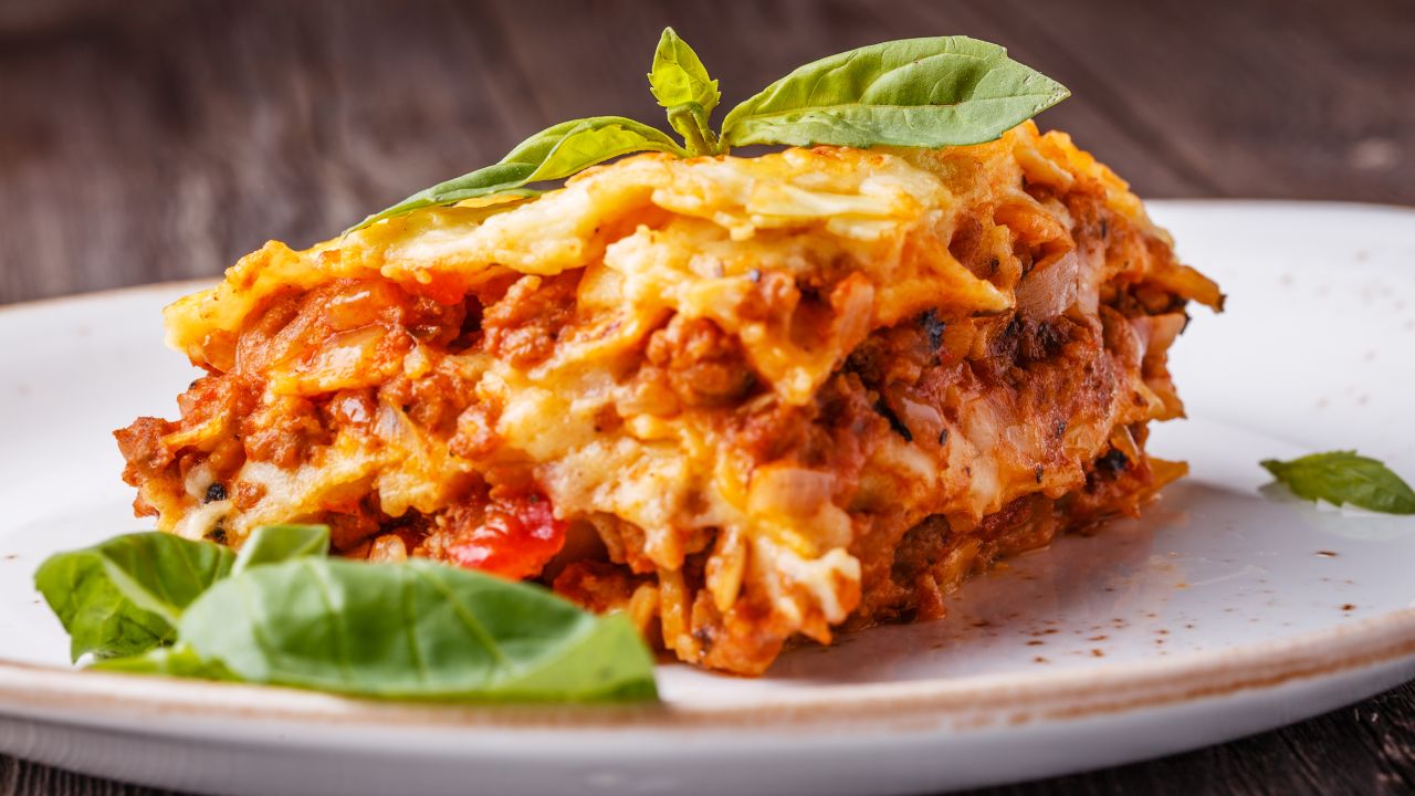 Rich layers of lasagne satisfy the soul.
