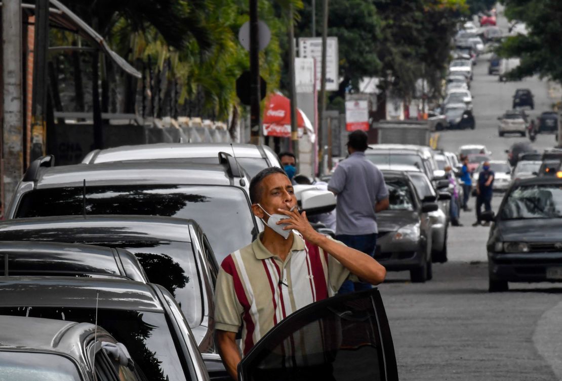 A queue outside a gas station of the Chacao neighborhood in Caracas on September 11, 2020.