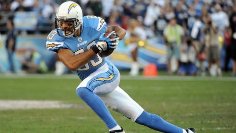 Vincent Jackson of the San Diego Chargers turns up field after his catch against the Denver Broncos at Qualcomm Stadium on November 27, 2011 in San Diego, California. 