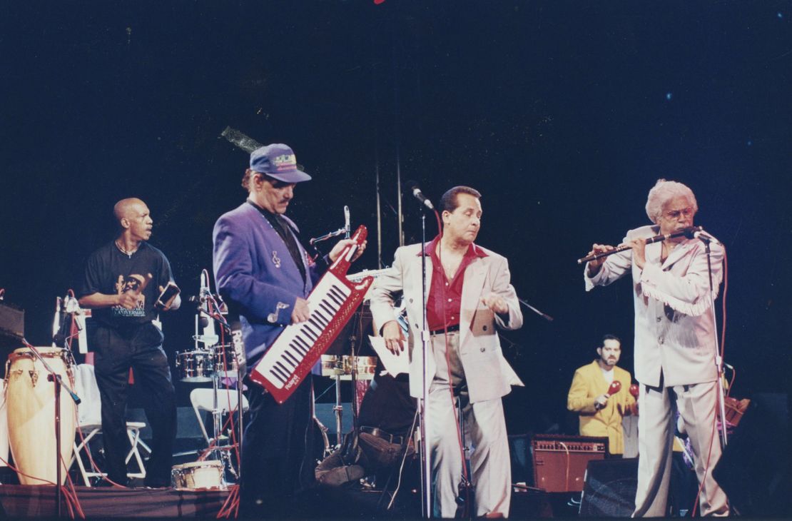 Johnny Pacheco performed with Fania All-Stars like Roberto Roena, Larry Harlow, and Ismael Quintana in 1994.