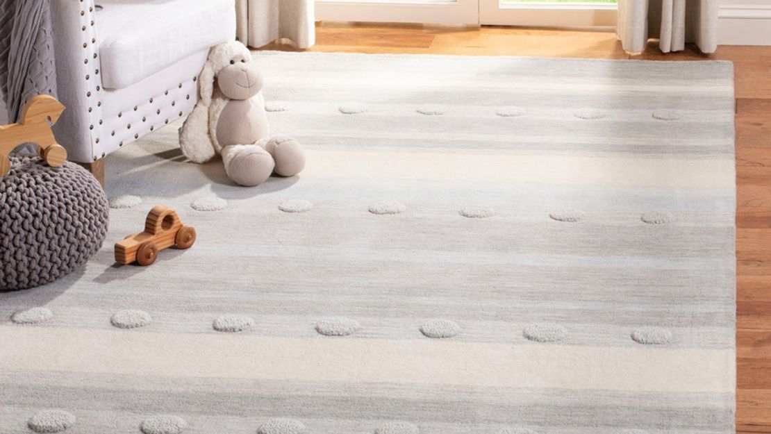 Safavieh Handmade Sandugash Wool Rug