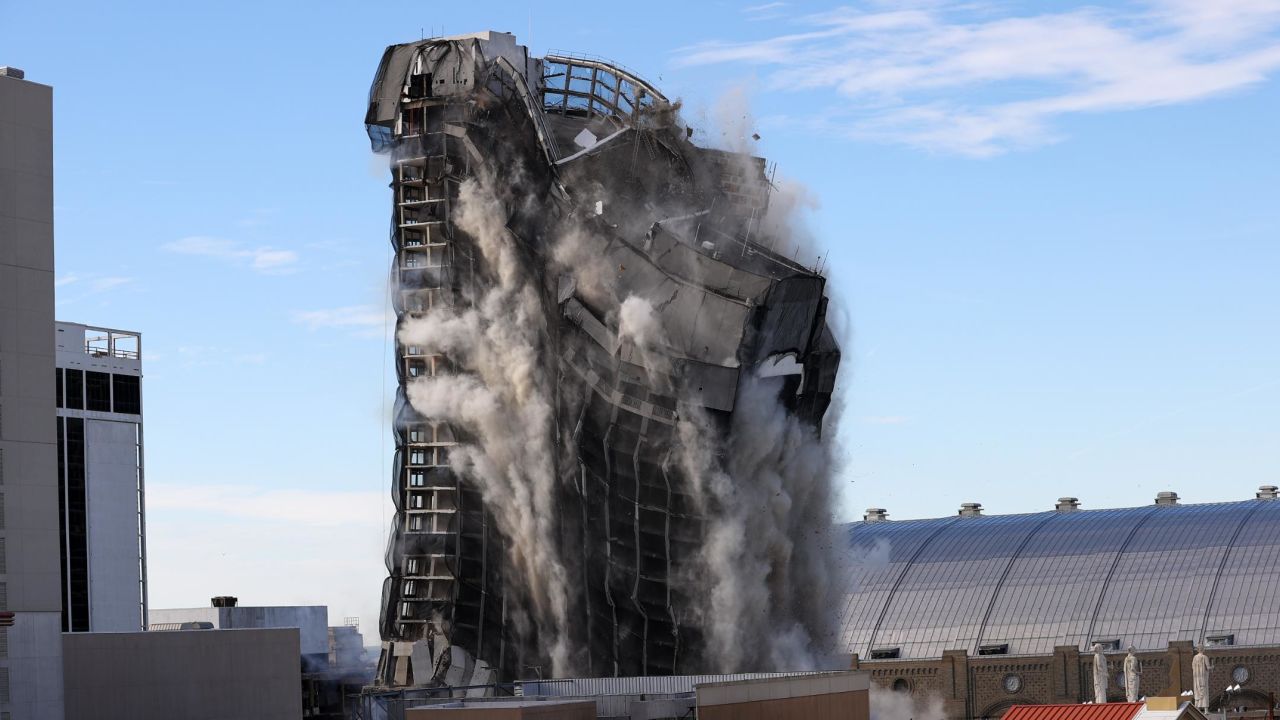 trump plaza demolition