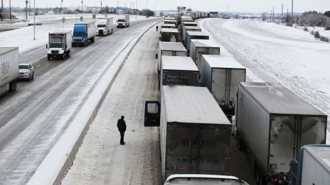 Vehicles are at a standstill southbound on Interstate Highway 35 on February 18 in Killeen, Texas. 