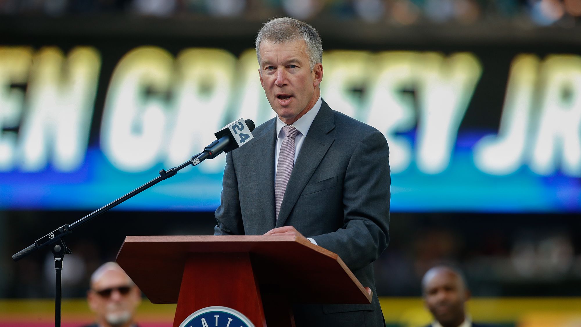 Seattle Mariners Kevin Mather steps down as president and CEO
