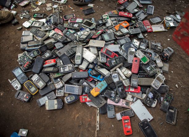 Discarded mobile phones may contain <a href="index.php?page=&url=https%3A%2F%2Fmoney.cnn.com%2F2011%2F10%2F13%2Ftechnology%2Fiphone_trade_in%2Findex.htm%23%3A%7E%3Atext%3DThere%2520are%25200.034%2520grams%2520of%2Cabout%2520%25241.82%2520at%2520today%26apos%3Bs%2520prices.%26text%3DThere%2520are%2520also%252016%2520grams%2Cplatinum%252C%2520valued%2520at%25202%2520cents" target="_blank">precious metals</a> such as gold and copper. Initiatives to recycle phones even include the upcoming Tokyo 2020 Olympic Games; in 2019, the organizing committee recycled 6.2 million mobile phones, among other small electronic devices -- extracting 32 kilograms of gold -- as part of its <a href="index.php?page=&url=https%3A%2F%2Ftokyo2020.org%2Fen%2Fgames%2Fmedals-project%2F" target="_blank" target="_blank">Tokyo 2020 Medal Project</a>.