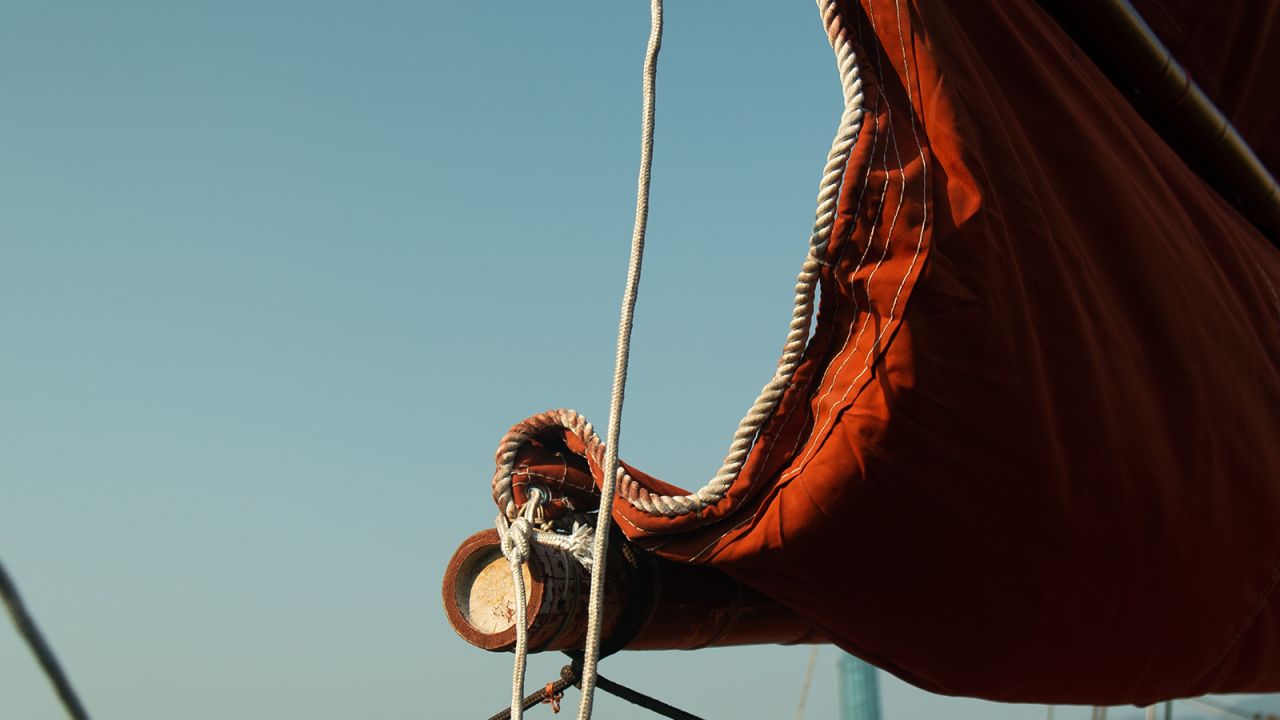 Sail colors indicated a family's status. Wealthier fishing families could afford brown or red fabric sails.