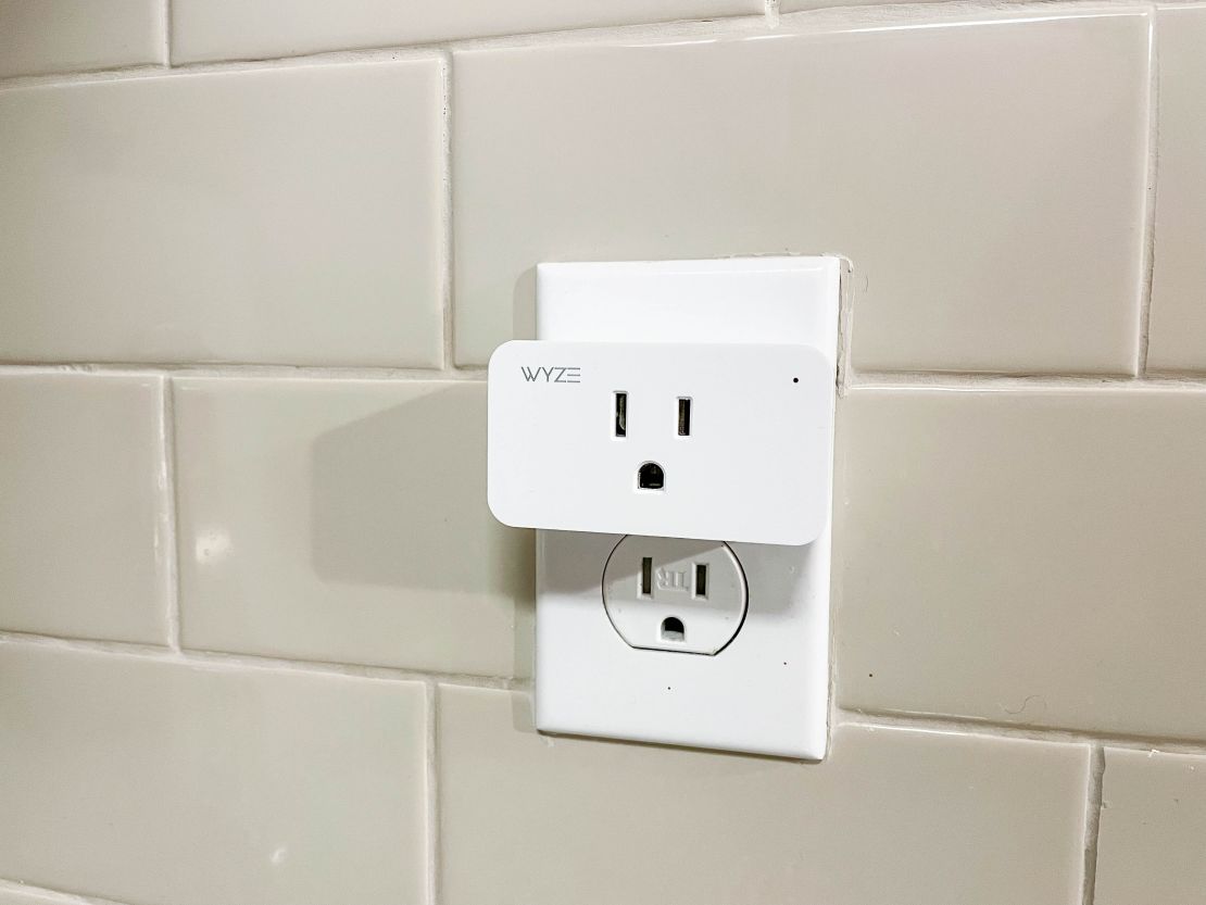 These smart plugs are the secret to a seamless smart home - CNET