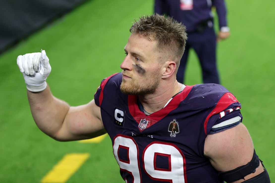 Watt leaves the field following a game against the Tennessee Titans with the Texans.
