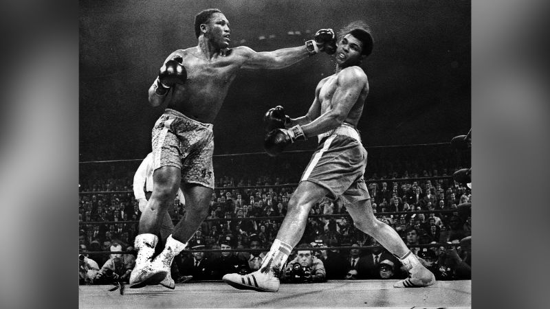 Muhammad Ali vs. Joe Frazier: 'The Fight of the Century': a