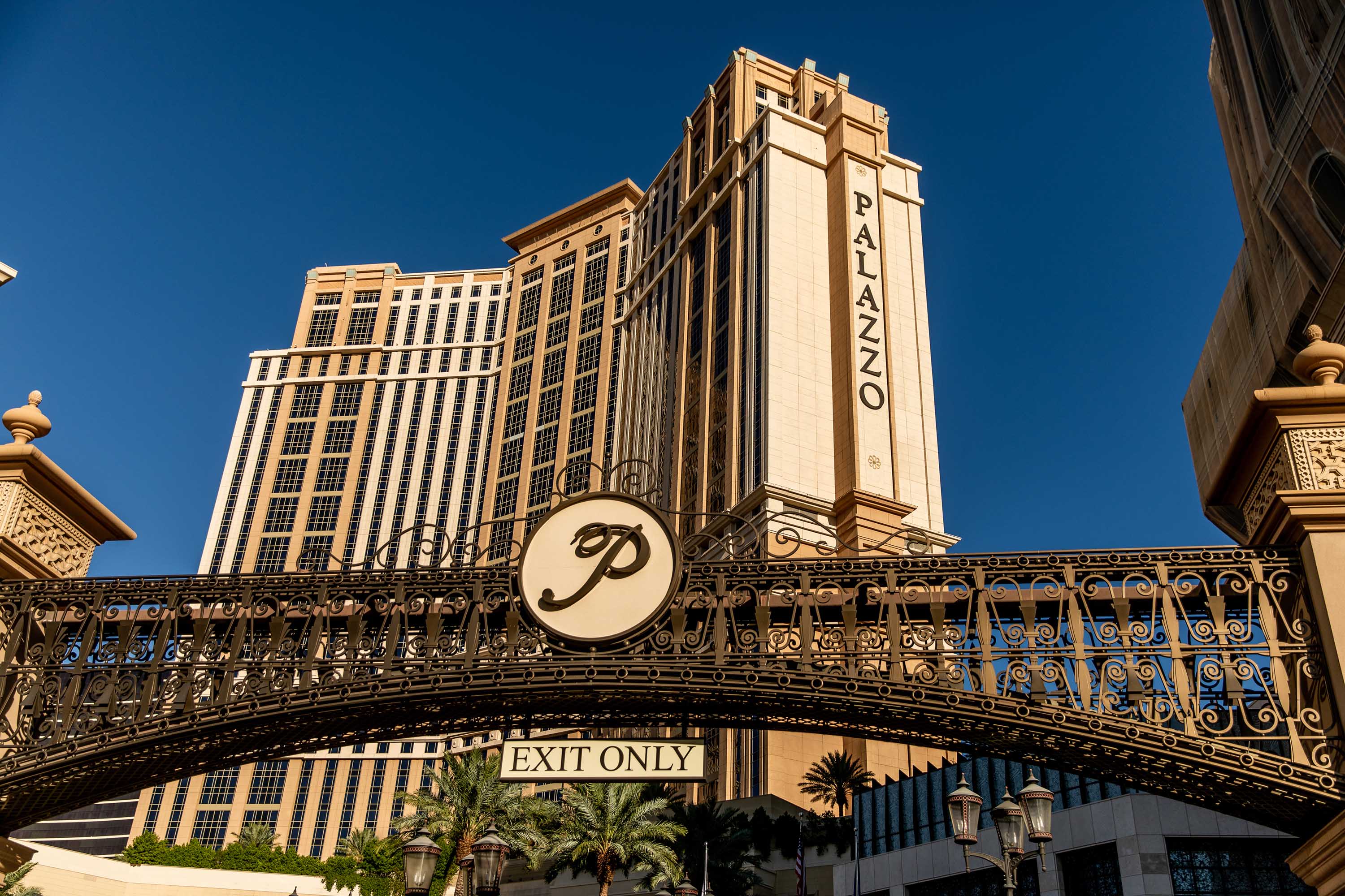 Las Vegas Sands closes sale of Venetian to Apollo, Casinos & Gaming