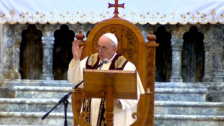 pope francis qaraqosh iraq church 0307