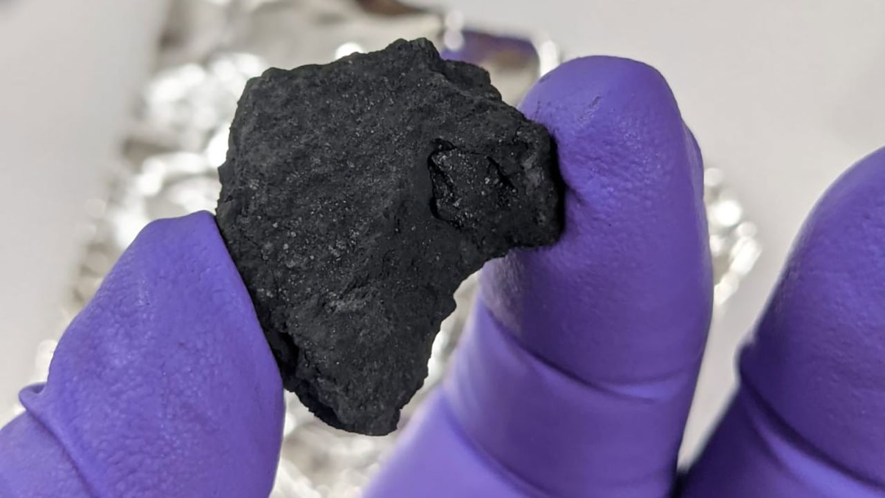 This extremely rare meteorite fragment fell in a Winchcombe driveway in the UK on February 28.