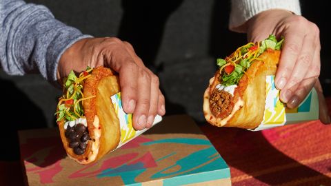 Taco Bell is bringing back the Quesalupa.