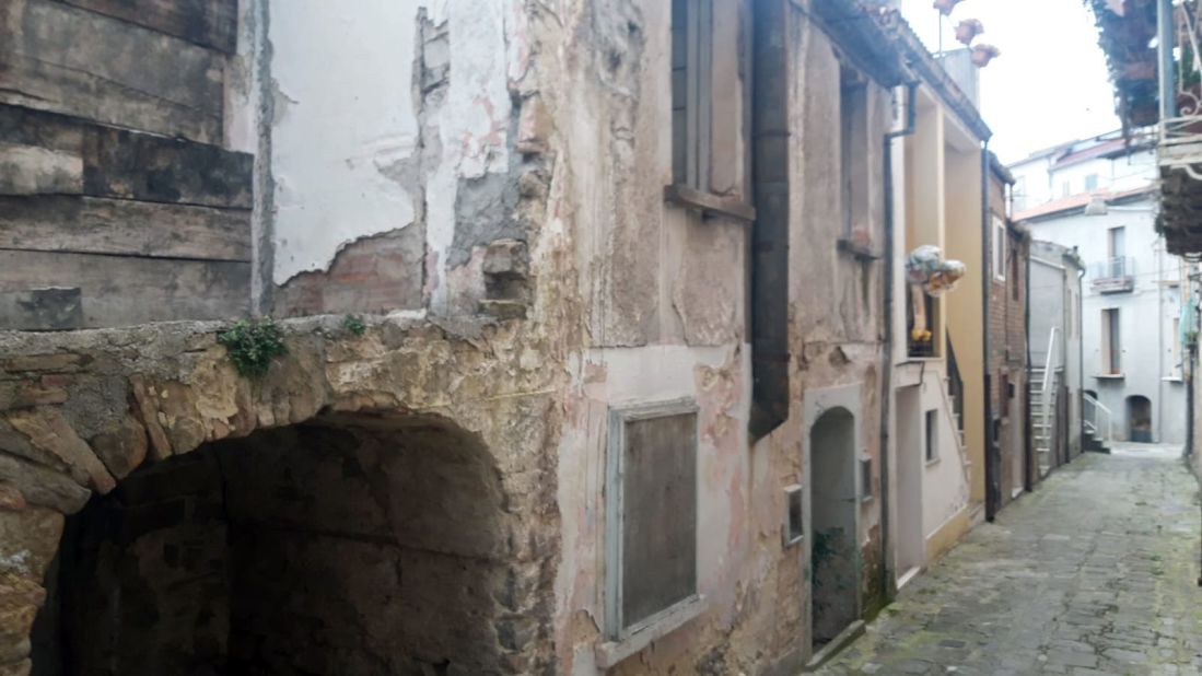 <strong>For sale: </strong>There are currently around 10 old houses in Laurenzana's historical center on the market for one euro.