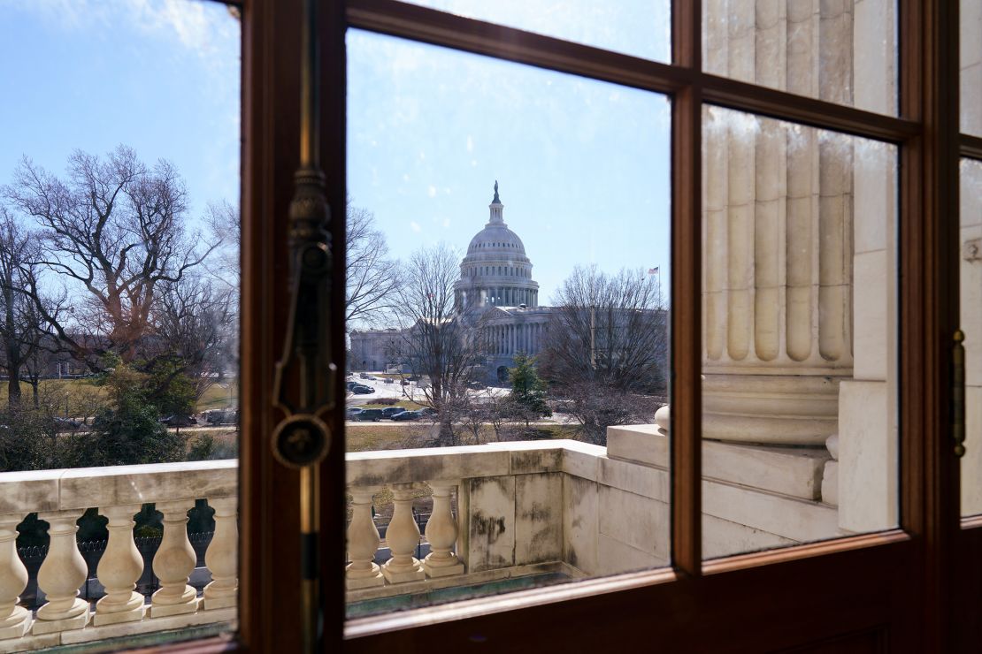 01 US Capitol 0305