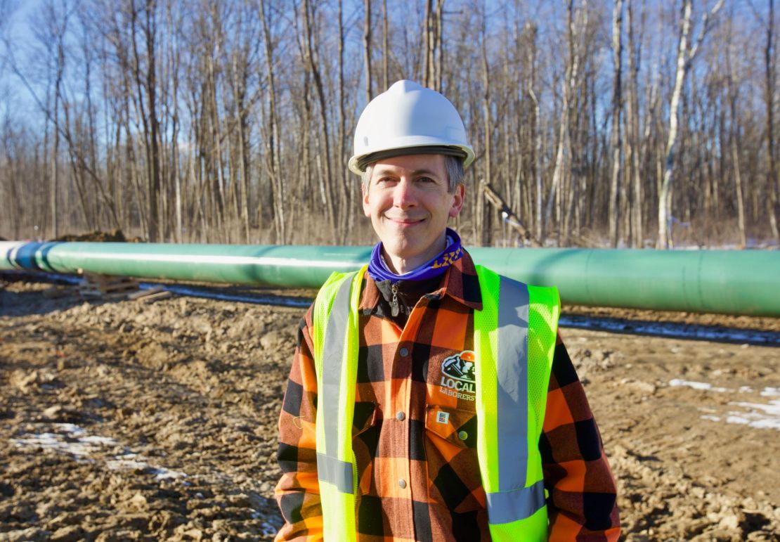 Kevin Pranis said pipeline construction is good work for laborers and that the oil that flows through is only harmful to the environment when used by consumers. 