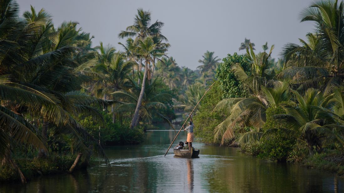 <strong>Munroe Island, Kerala:</strong> Hop aboard a canoe and snake through Munroe Island's palm-lined canals, which are home to dozens of bird species. 