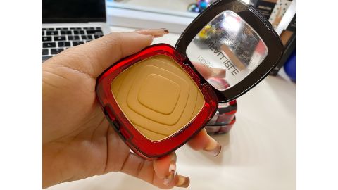 L'Oreal Infallible Powder Foundation Lifestyle