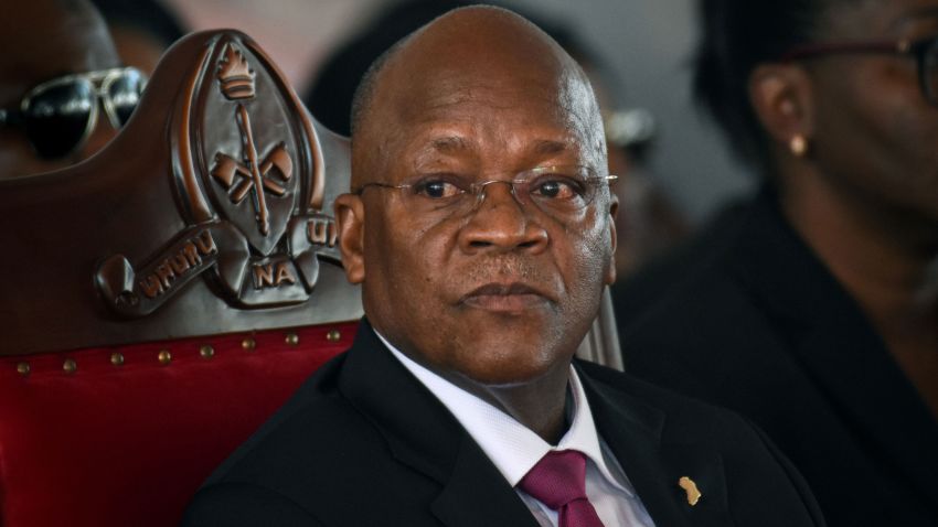 Tanzanian President John Magufuli attends the burial ceremony of the former Tanzanian President Benjamin Mkapa has died age 81 at Mkapas home village in Lupaso, southern Tanzania, on July 29, 2020. (Photo by STR / AFP) (Photo by STR/AFP via Getty Images)