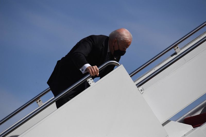 White House Says Biden Is ‘100% Fine’ After He Tripped Boarding Air ...