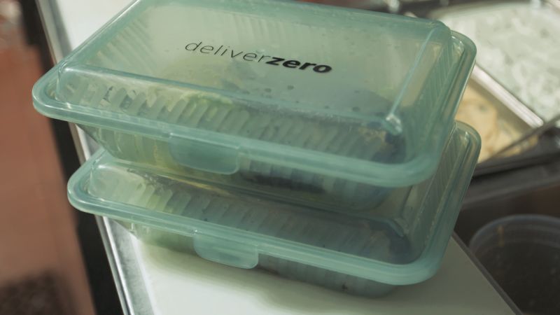 New York City restaurants partner with DeliverZero to provide reusable  takeout containers - CBS New York