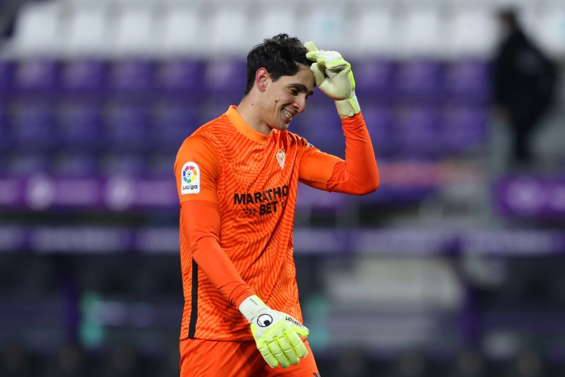 Sevilla goalkeeper store