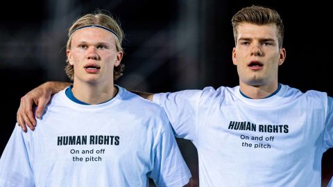 Erling Haaland and Alexander Sorloth wear t-shirts in protest ahead of the match against Gibraltar.