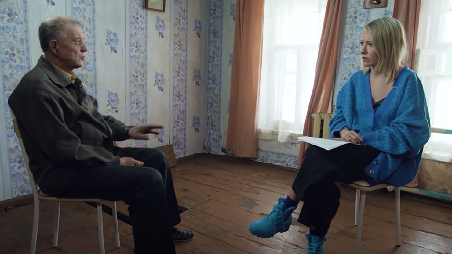 Ksenia Sobchak interviewed 70-year-old Viktor Mokhov, who was sentenced to 17 years in a high-security colony for the kidnap and rape of two teenage girls, whom he kept in a basement for almost four years. 