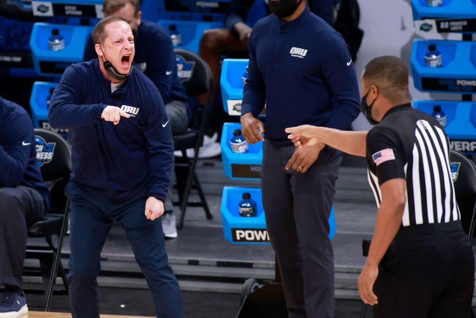 Oral Roberts head coach Paul Mills argues a call during a Sweet Sixteen game against Arkansas.