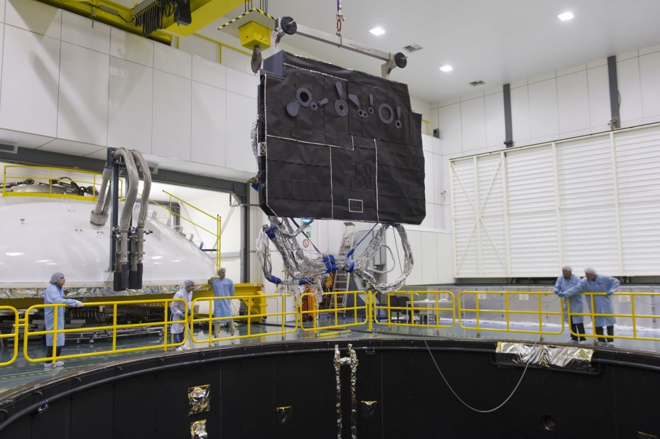 During testing, the engineering model of Solar Orbiter's sun shield was lowered into a vacuum chamber at ESA's Technical Centre, in Noordwijk, the Netherlands. The test creates a vacuum, while the chamber walls are pumped with -190°C liquid nitrogen to mimic the extreme cold of deep space. Mirrors focus the light from 19 lamps into a concentrated beam of artificial sunlight on the sun shield for several days.