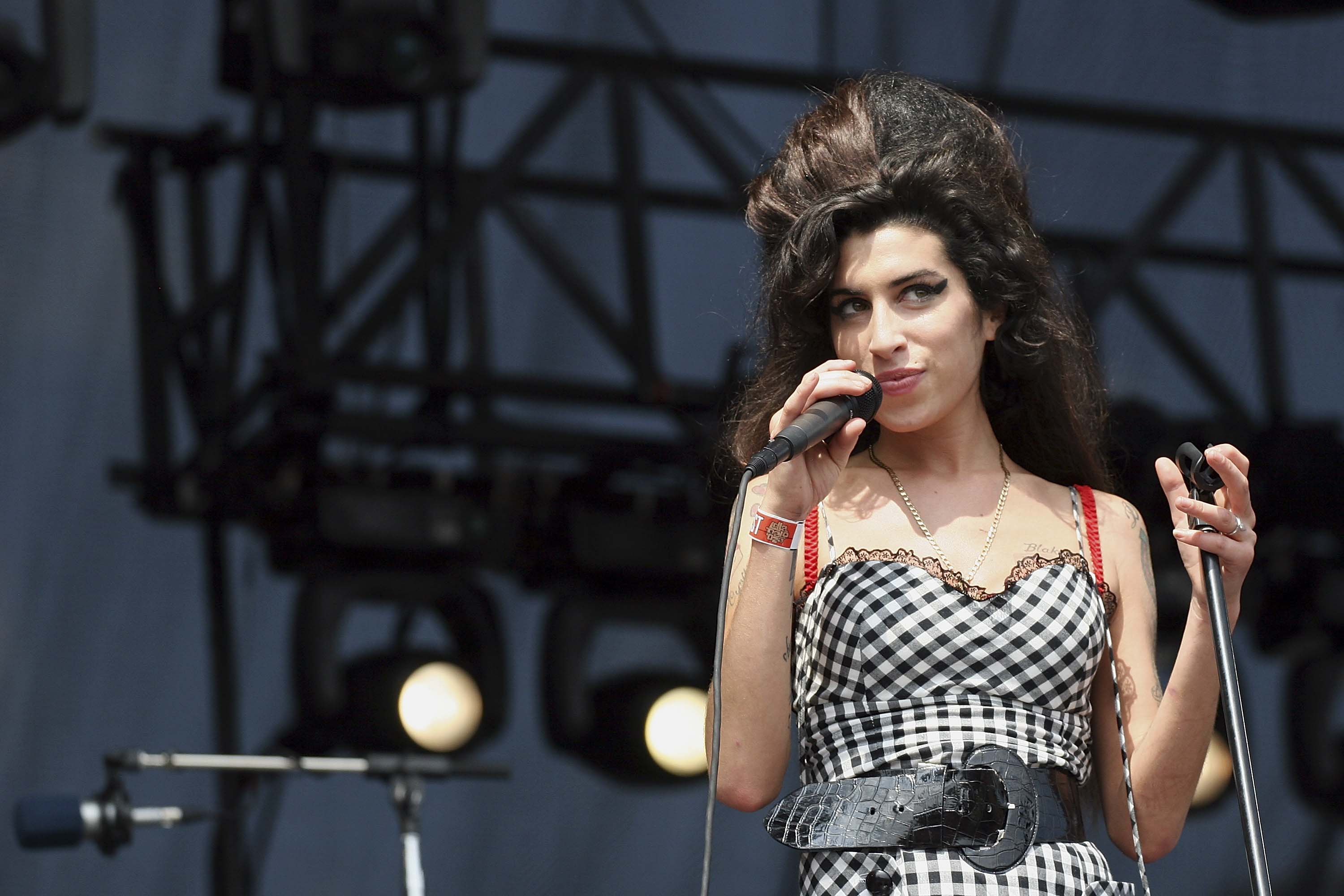 Amy Winehouse - Know You Now 