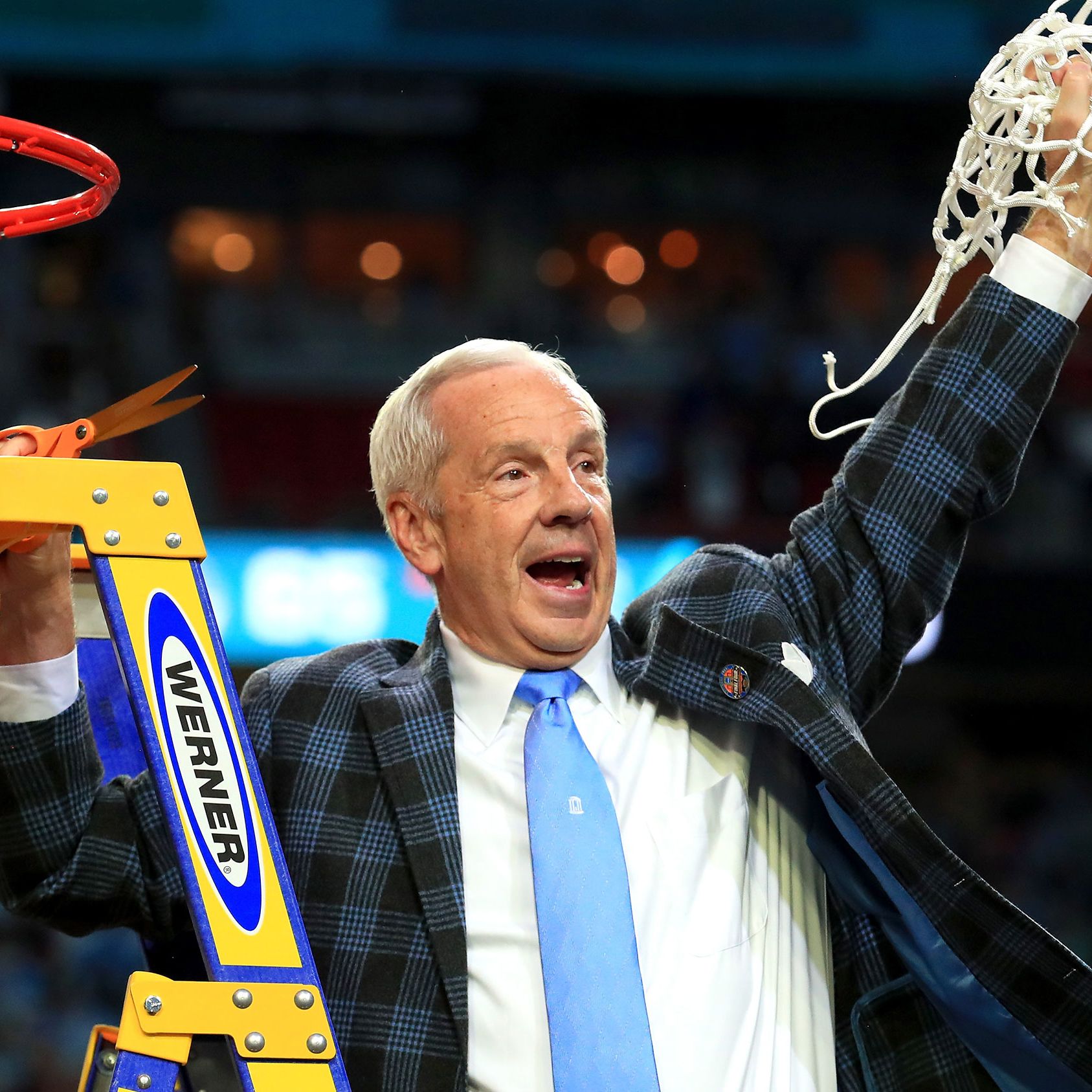 Roy Williams retires after 33 seasons as UNC men's basketball coach | CNN