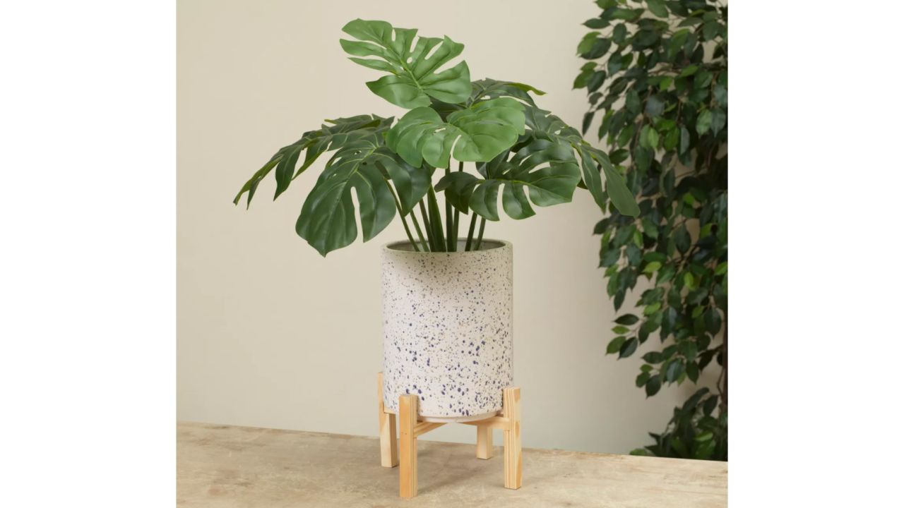 Gerson International 13-Inch High Stoneware Planter with Wooden Stand