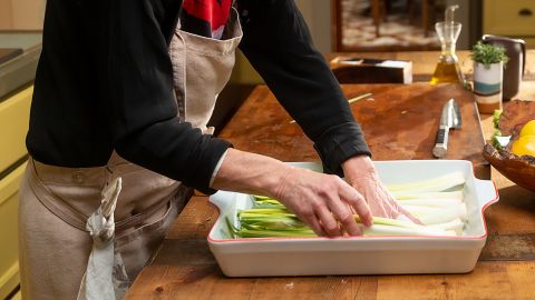 Rectangular Baking Dish in Red Rim