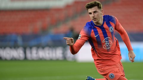 Mason Mount scored his first Champions League goal as Chelsea defeated Porto.