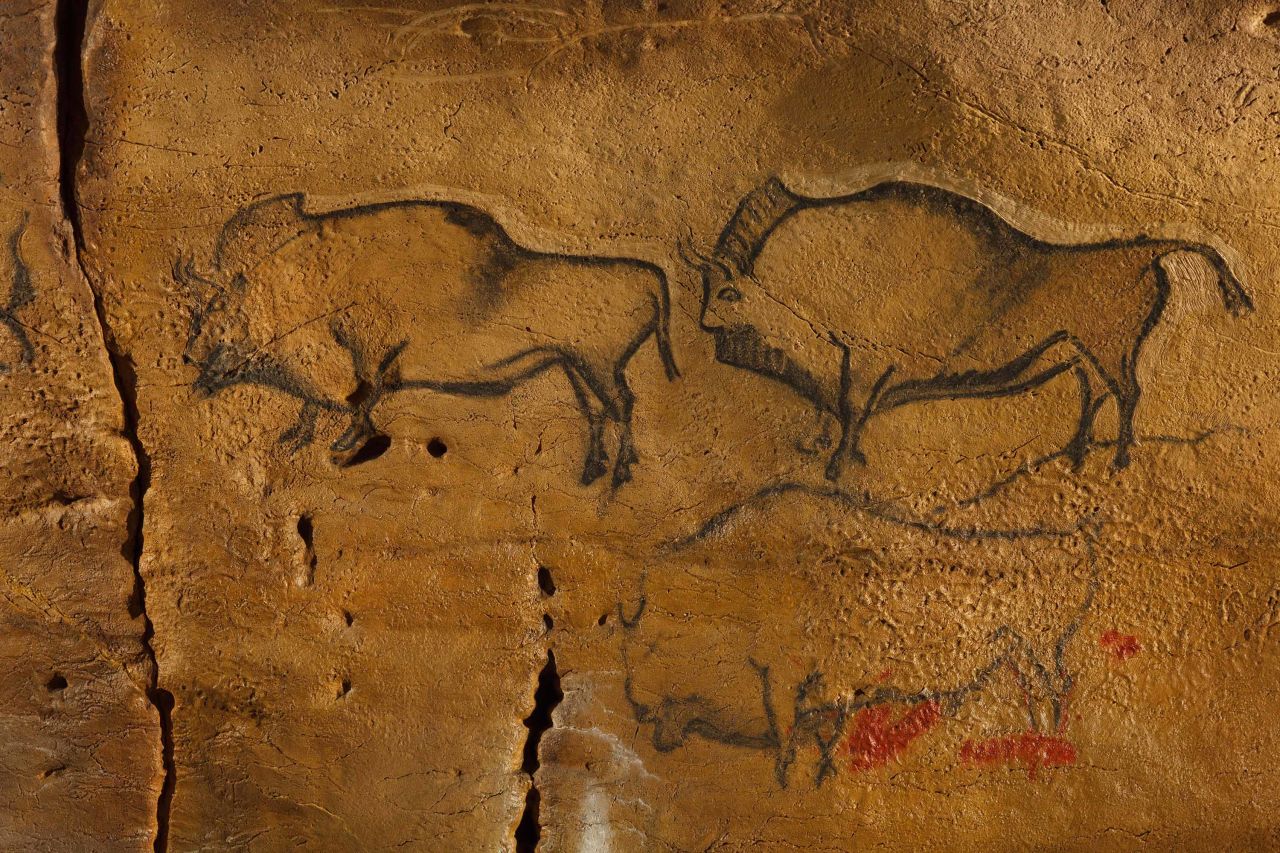 Bison depicted at the Covaciella cave, Spain.